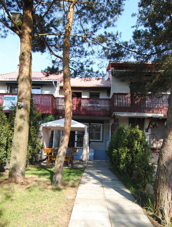 Guesthouse "Nakvyne Pas Zveja" Purvynes Street Nida Exteriör bild